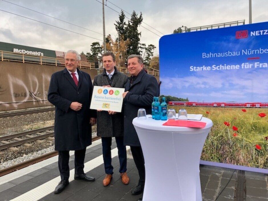 V.l.n.r.: Innenminister Joachim Herrmann, DB-Konzernbevollmächtigter Klaus-Dieter Josel und Verkehrsminister Christian Bernreiter.