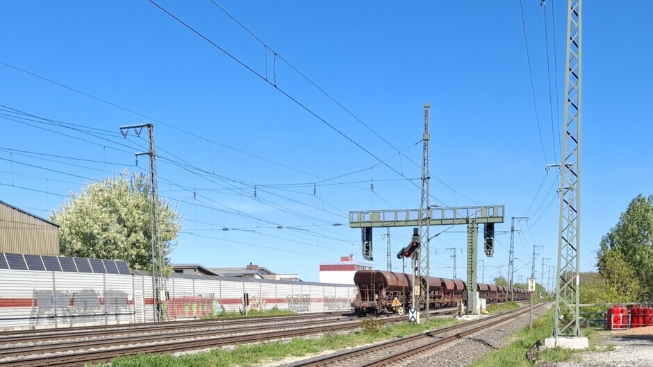 Fahrt im Richtungsgleis von Fürth Richtung Rangierbahnhof. 