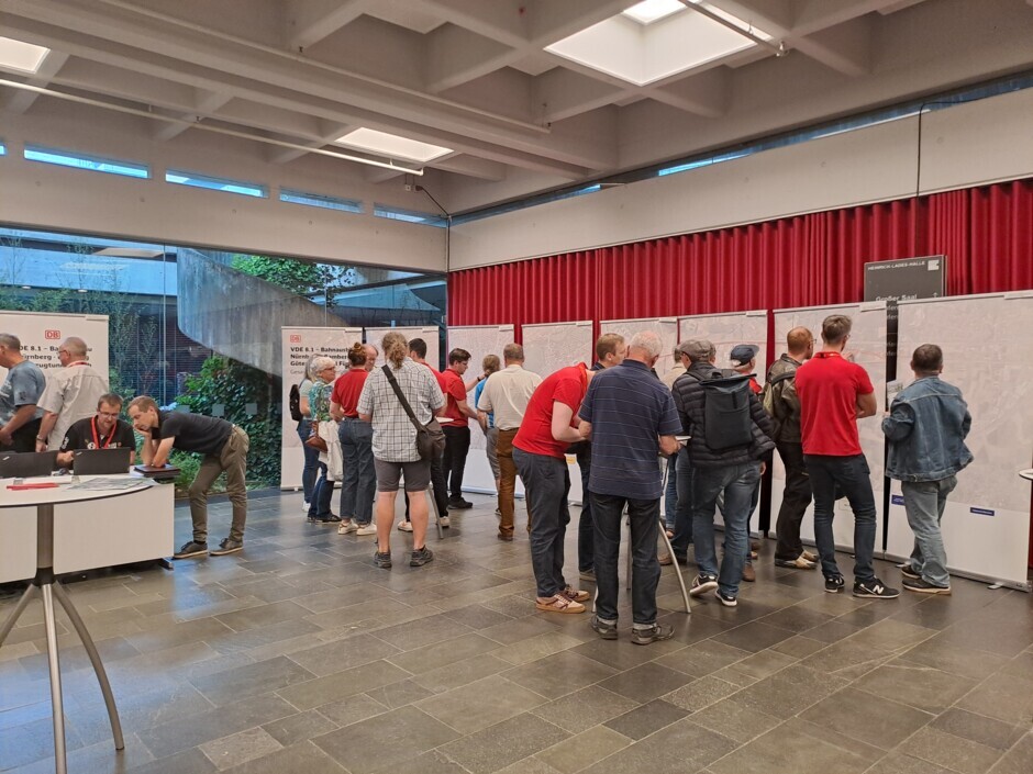 Auf unseren Infomärkten zur Güterzugstrecke Fürth konnten sich Interessierte über die nächsten Schritte informieren und viele Fragen stellen. 